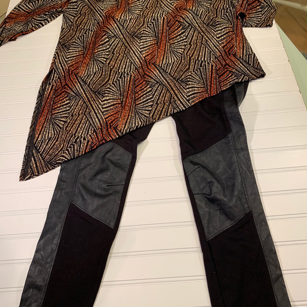 Travelers collection by Chicos size 2  shirt - Picture 4 of 6